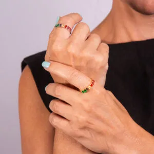 Meia Aliança Dourada Zirconias Coloridas