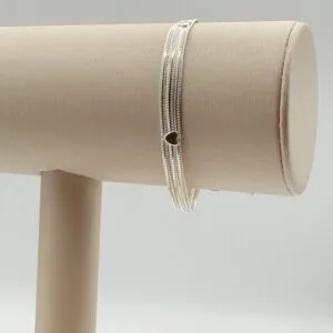 Pulseira Três Fios e Corações